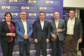 Održana tribina: DPS je izgrađivala Zetu, naša politika danas je prijeko potrebna Održana tribina: DPS je izgrađivala Zetu, naša politika danas je prijeko potrebna