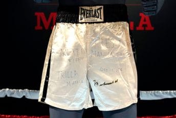 Šorts Mohameda Alija iz legendarne borbe u Manili na aukciji - cijena vrtoglava Šorts Mohameda Alija iz legendarne borbe u Manili na aukciji - cijena vrtoglava