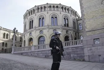 Norveška će privremeno naoružati policiju zbog učestalih prijetnji muslimanskoj zajednici Norveška će privremeno naoružati policiju zbog učestalih prijetnji muslimanskoj zajednici