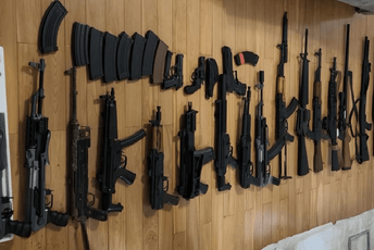 "Airsoft" oružje sve popularnije među maloljetnicima, može uzrokovati ozbiljne posljedice Oružje zaplijenjeno u Tuzima