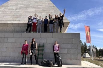 Miljić osudio ponašanje učenika na Žabljaku: Mladi malo znaju o događajima tokom XX vijeka, vaspitanje polazi od kuće Miljić osudio ponašanje učenika na Žabljaku: Mladi malo znaju o događajima tokom XX vijeka, vaspitanje polazi od kuće