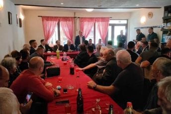 Knežević sa Đurovićem, Dajkovićem i Milačićem: Idu zajedno na izbore u Andrijevici Knežević sa Đurovićem, Dajkovićem i Milačićem: Idu zajedno na izbore u Andrijevici