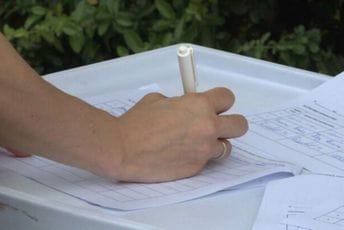 Srbija: Počeli da prikupljaju potpise za rezoluciju o genocidu nad Srbima u NDH Srbija: Počeli da prikupljaju potpise za rezoluciju o genocidu nad Srbima u NDH