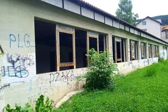 Pljevlja: Mladi se tukli u napuštenom objektu, privedeno više osoba Pljevlja: Mladi se tukli u napuštenom objektu, privedeno više osoba