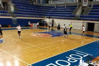 Favoriti upisali nove pobjede, Tivćani slavili u najuzbudljivijem meču kola Favoriti upisali nove pobjede, Tivćani slavili u najuzbudljivijem meču kola