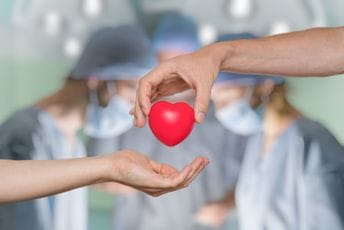 Transplantacija organa u Crnoj Gori: Na čekanju 87 pacijenta, samo 10 građana ima donorsku karticu Transplantacija organa u Crnoj Gori: Na čekanju 87 pacijenta, samo 10 građana ima donorsku karticu