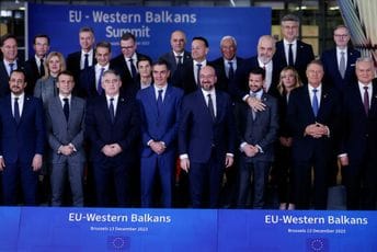 Crna Gora i susjedi: "Slučajne greške" jasnih namjera Crna Gora i susjedi: "Slučajne greške" jasnih namjera