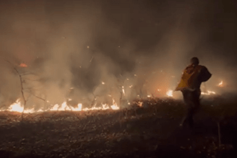 Bijelo Polje: Za vikend požari na 14 lokacija, i dalje gori u Obrovu i Mojstiru Bijelo Polje: Za vikend požari na 14 lokacija, i dalje gori u Obrovu i Mojstiru