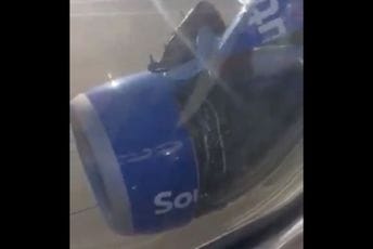 (VIDEO) Avionu Boinga otpao poklopac motora (VIDEO) Avionu Boinga otpao poklopac motora