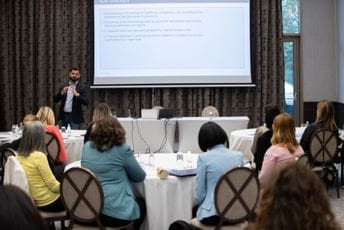 WoB povezao i osnažio zajednicu žena koje mogu da daju doprinos na ključnim ekonomskim pozicijama WoB povezao i osnažio zajednicu žena koje mogu da daju doprinos na ključnim ekonomskim pozicijama