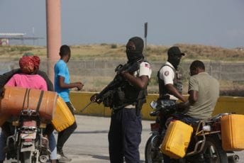 Policija na Haitiju povratila oteti brod Policija na Haitiju povratila oteti brod