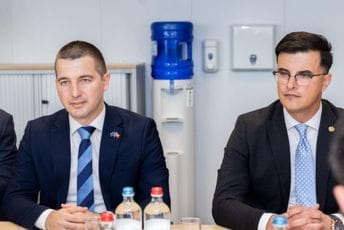 Bečić i Šaranović u Briselu: Idemo sigurnim korakom ka dobijanju IBAR-a i konačnom zatvaranju pregovaračkih poglavlja Bečić i Šaranović u Briselu: Idemo sigurnim korakom ka dobijanju IBAR-a i konačnom zatvaranju pregovaračkih poglavlja