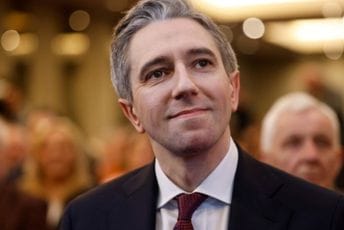 Izabran Varadkarov nasljednik: Irska dobila najmlađeg premijera u istoriji Izabran Varadkarov nasljednik: Irska dobila najmlađeg premijera u istoriji