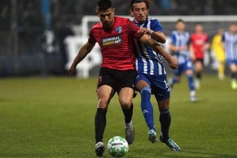 Derbi trajao tri sata: Dečić i Budućnost opet remizirali, meč obilježio prekid, na terenu bilo ofanzivno uz mnogo nervoze Derbi trajao tri sata: Dečić i Budućnost opet remizirali, meč obilježio prekid, na terenu bilo ofanzivno uz mnogo nervoze