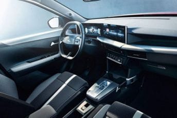"Opel" odustao od plana da samo prodaje električne automobile