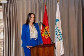 Adžić: Osuđujemo izjavu Jelića, grubo zanemario pitanje rodne ravnopravnosti i nasilja nad ženama Adžić: Osuđujemo izjavu Jelića, grubo zanemario pitanje rodne ravnopravnosti i nasilja nad ženama