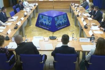 Odović: Ne želim da govorim o štetnosti LNG terminala; Nenezić: Crna Gora nema razvijenu infrastrukturu za te terminale Odović: Ne želim da govorim o štetnosti LNG terminala; Nenezić: Crna Gora nema razvijenu infrastrukturu za te terminale