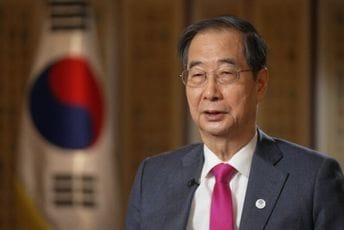 Premijer Južne Koreje podnio ostavku nakon izbornog poraza Premijer Južne Koreje podnio ostavku nakon izbornog poraza