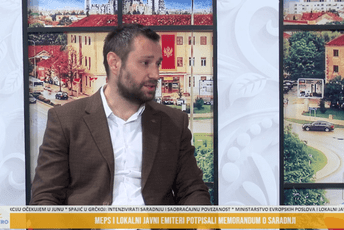 (VIDEO) Nikšić u maju obilježava Dane Sv. Vasilija i porodice Romanov, ali ne i Dan nezavisnosti (VIDEO) Nikšić u maju obilježava Dane Sv. Vasilija i porodice Romanov, ali ne i Dan nezavisnosti