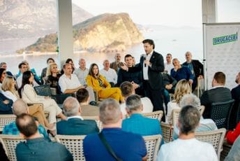 URA: Vlada nije raskinula koncesiju Mićunoviću, Spajić nije samo lažov, već i kukavica URA: Vlada nije raskinula koncesiju Mićunoviću, Spajić nije samo lažov, već i kukavica