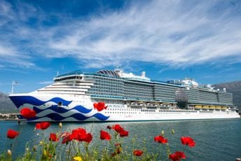 (FOTO) Najveći kruzer koji je ikad posjetio Crnu Goru: U Bar uplovio "Sun Princess" (FOTO) Najveći kruzer koji je ikad posjetio Crnu Goru: U Bar uplovio "Sun Princess"