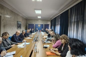 MUP: Blagovremeno potpisati sporazum o otvaranju graničnih prelaza na budućem auto-putu sa Srbijom MUP: Blagovremeno potpisati sporazum o otvaranju graničnih prelaza na budućem auto-putu sa Srbijom