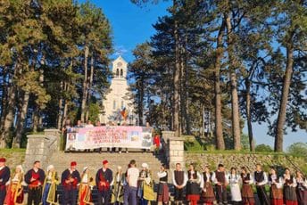 (VIDEO) U Nikšiću održana Košarska litija, prisustvovao i Kovačević (VIDEO) U Nikšiću održana Košarska litija, prisustvovao i Kovačević