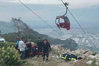 Stravična nesreća na žičari u Antaliji: Ima stradalih, desetine turista zarobljeno u kabinama