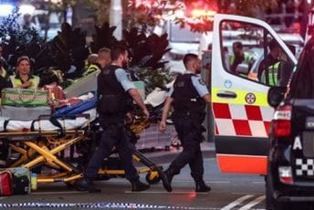 Raste broj žrtava napada u Sidneju, policajka ubila napadača Raste broj žrtava napada u Sidneju, policajka ubila napadača