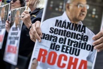 Bivši američki ambasador osuđen na 15 godina zatvora zbog špijuniranja u korist Kube Bivši američki ambasador osuđen na 15 godina zatvora zbog špijuniranja u korist Kube