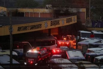 Helikopter pao na zgradu mehaničarske radionice u Meksiku: Tri osobe poginule Helikopter pao na zgradu mehaničarske radionice u Meksiku: Tri osobe poginule