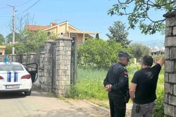 U toku pretres kuće Zorana Lazovića u Podgorici U toku pretres kuće Zorana Lazovića u Podgorici