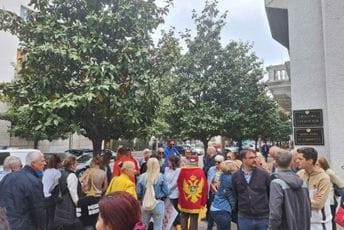 Održan protest ispred Ustavnog suda: Ako se ne pozabave Nikšićem, tražiće smjene sudija