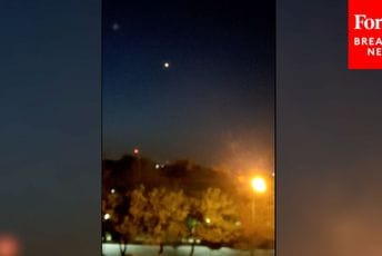 Stanovnici snimili eksplozije u Iranu: Obaranje dronova iznad Isfahana (VIDEO)