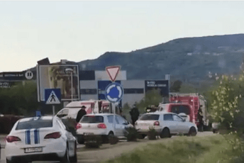 U saobraćajnoj nesreći na putu Tivat - Kotor stradale dvije osobe