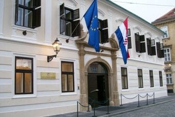 Poruka Zagreba: Rezolucija o Jasenovcu potpuno nepotreban i neprimjeren potez