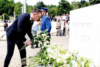 Vuković: Zbog genocida u Srebrenici, zbog toga što ne postoje genocidni narodi već samo pojedinci pozivam upravu Glavnog grada da podrži inicijativu