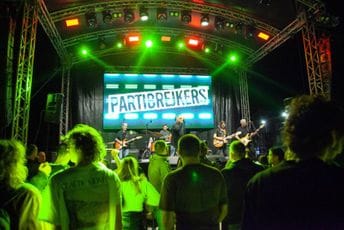 U Tivtu počeo Festival vjetra: Pogledajte kako je bilo na Partibrejkersima (FOTO)