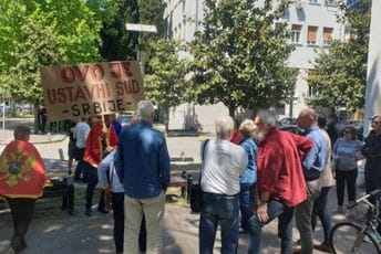 "Ovo je Ustavni sud Srbije": Počinje protest Liberalne partije u Podgorici