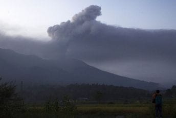 Nova erupcija vulkana Ruang na sjeveru Indonezije