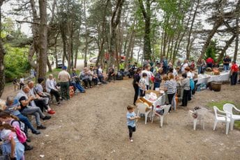 "Svi na Vrmac": Prvi maj autentično proslavljen u parku prirode