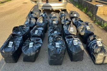 Ulcinj: Policija pretresla vozilo, u gepeku bilo više od 300 kilograma rezanog duvana
