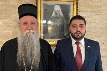Martinović čestitao Vaskrs Joanikiju, sveštenstvu i vjernicima