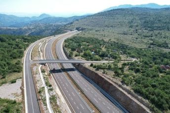 Uhapšen Budvanin, auto-putem vozio skoro 200 km/h