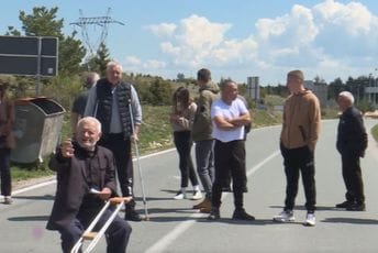 Pljevlja: Pet godina čekaju novac od eksproprijacije, blokirali granični prelaz Ranče