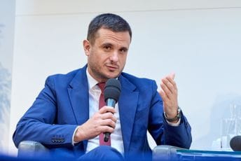 Zenović: Rezolucija ne bi trebalo da uspori naš evropski put