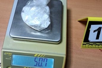 Na Cetinju uhapšena jedna osoba: Policija kontrolisala vozilo podgoričkih tablica, pronašli kokain