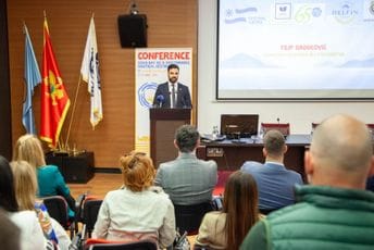 Radulović: Strože mjere protiv zagađivača mora Radulović: Strože mjere protiv zagađivača mora