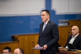Vuković: Srpski narod ponižavaju oni koji ga izjednačavaju sa genocidnim djelom Karadžića i Mladića