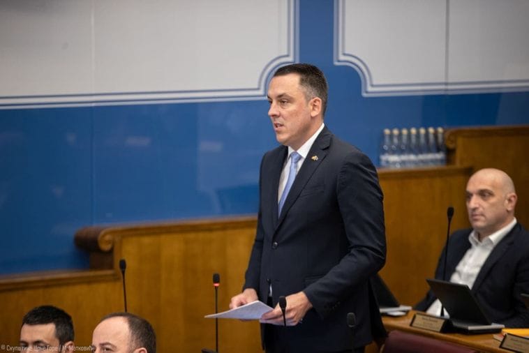 Vuković o Mandiću: U pokušaju da ponizi državu - osramotio sebe Vuković o Mandiću: U pokušaju da ponizi državu - osramotio sebe